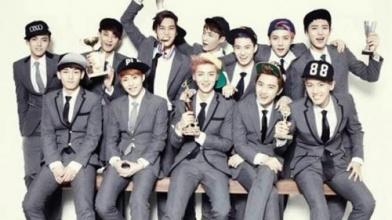 EXO演唱会365视频在线观看，我的追星装备库与深夜档指南